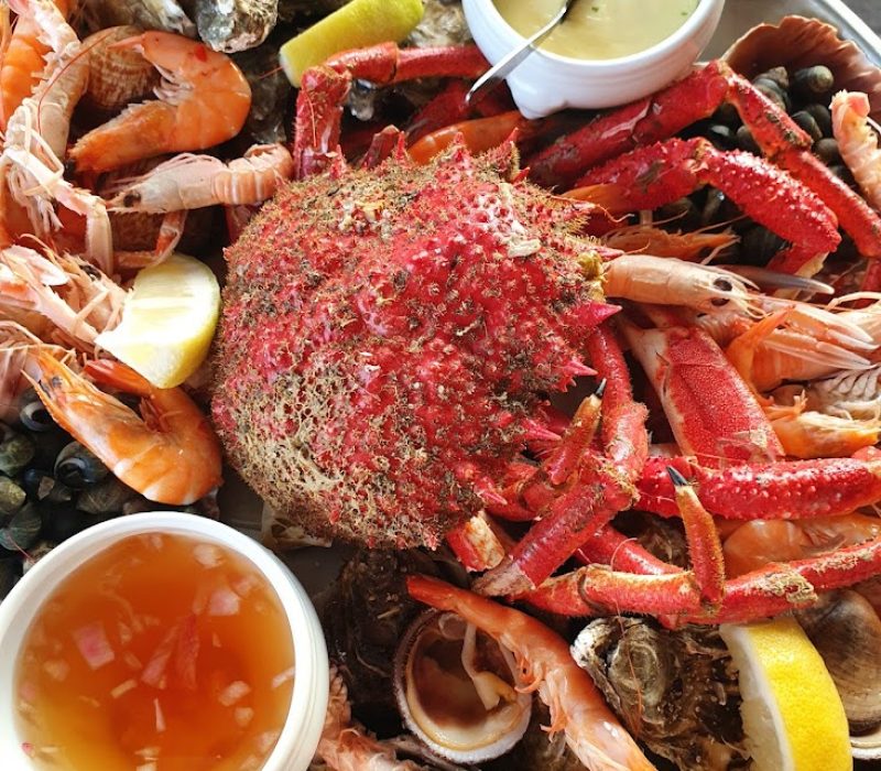 traditionnel plateau de fruits de mer breton